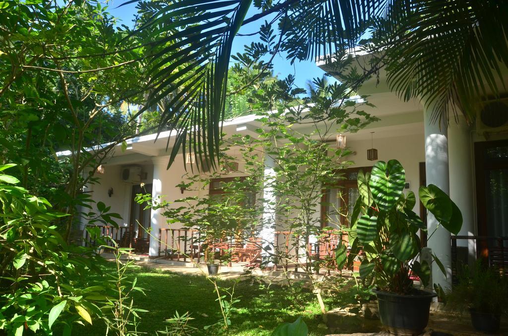 Heavens Holiday Resort Tennekumbura Esterno foto
